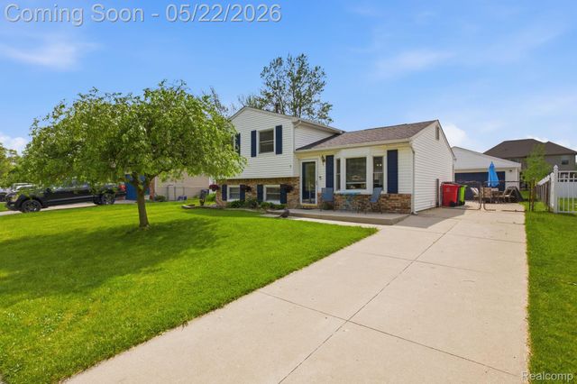 30232 Torry Avenue, Flat Rock, MI 48134