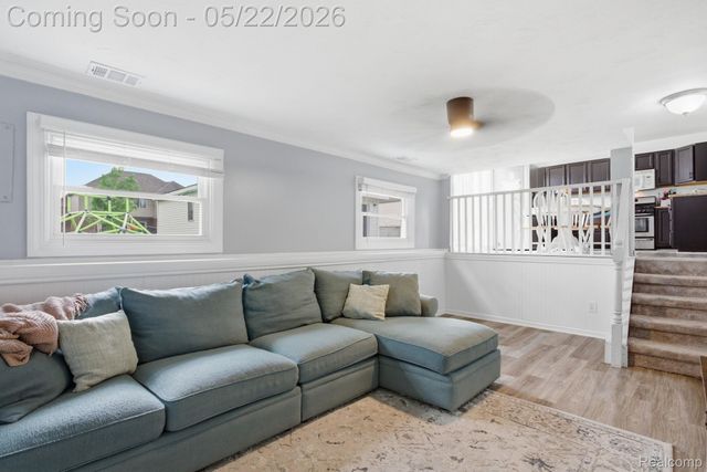 30232 Torry Avenue, Flat Rock, MI 48134