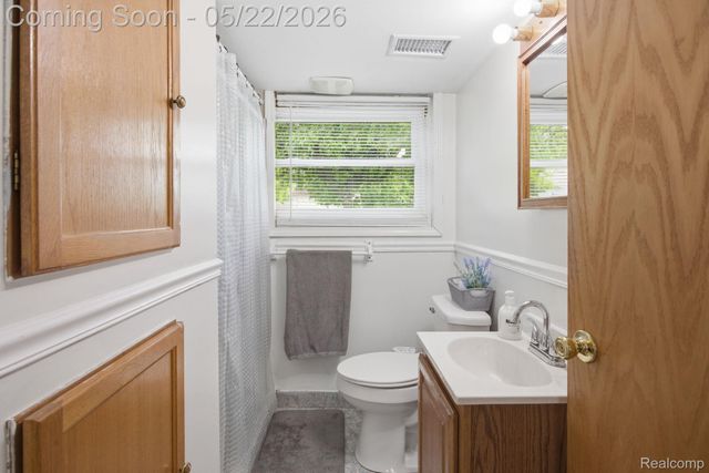 30232 Torry Avenue, Flat Rock, MI 48134