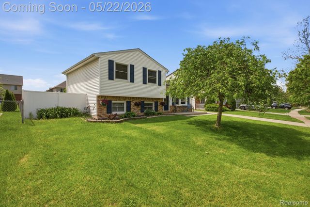 30232 Torry Avenue, Flat Rock, MI 48134