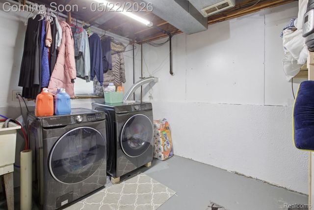 30232 Torry Avenue, Flat Rock, MI 48134