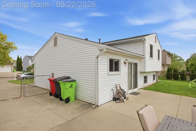 30232 Torry Avenue, Flat Rock, MI 48134