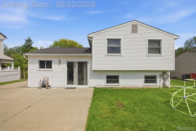 30232 Torry Avenue, Flat Rock, MI 48134