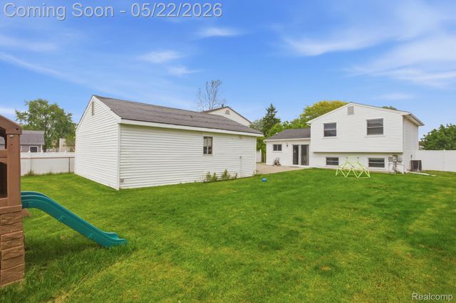 30232 Torry Avenue, Flat Rock, MI 48134