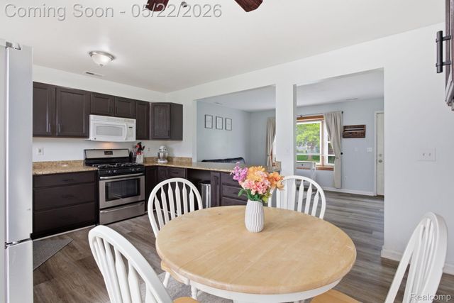 30232 Torry Avenue, Flat Rock, MI 48134