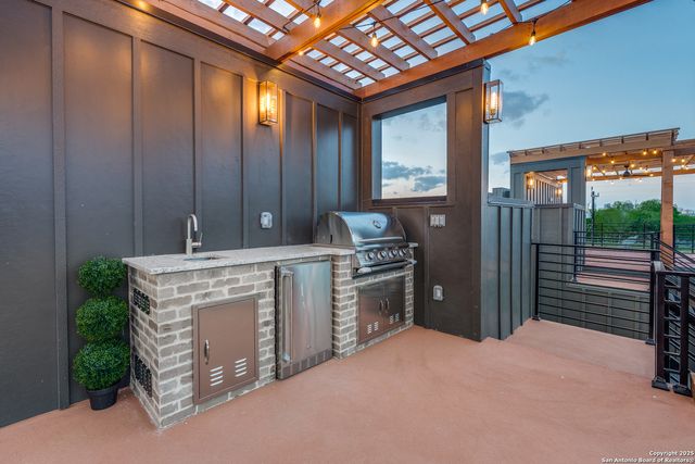 111 Dowdy, San Antonio, TX 78204