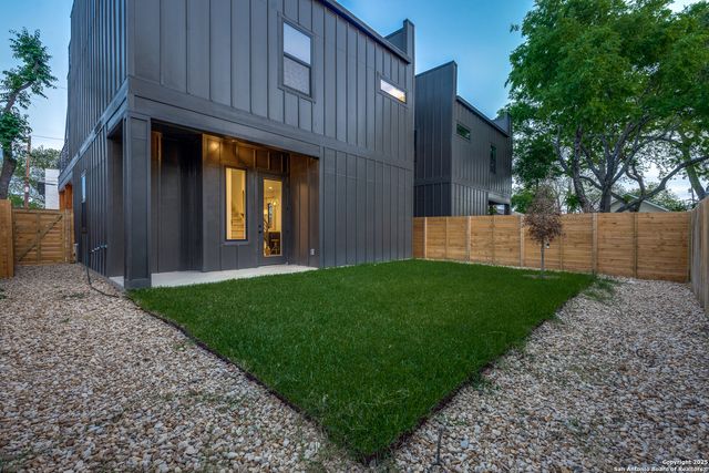 111 Dowdy, San Antonio, TX 78204