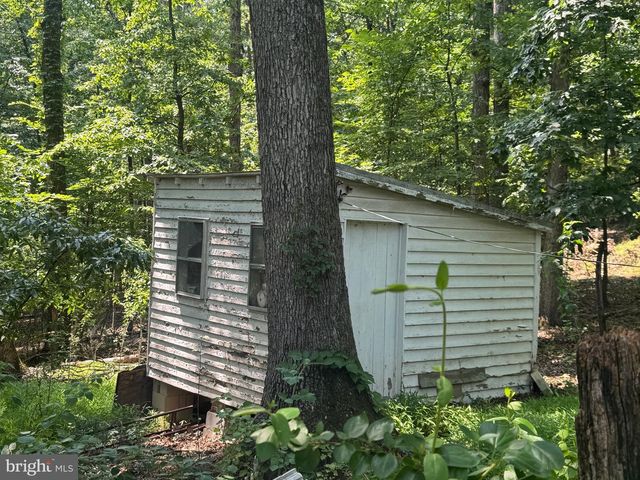 5111 CROOKED RUN RD, Mount Jackson, VA 22842