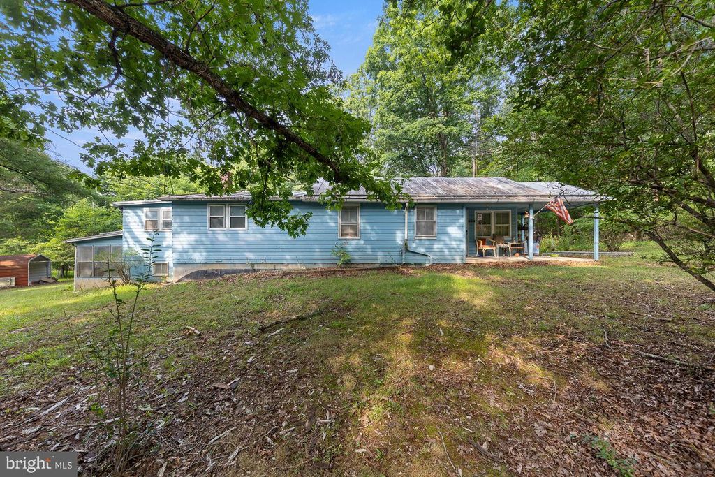 5111 CROOKED RUN RD, Mount Jackson, VA 22842