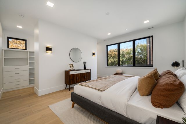 825 N Leavitt Street, Chicago, IL 60622