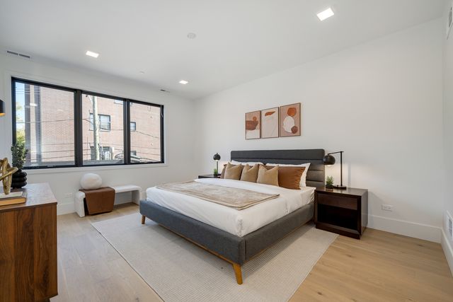 825 N Leavitt Street, Chicago, IL 60622