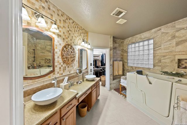 1638 Rolling Creek Rd, Spring Branch, TX 78070