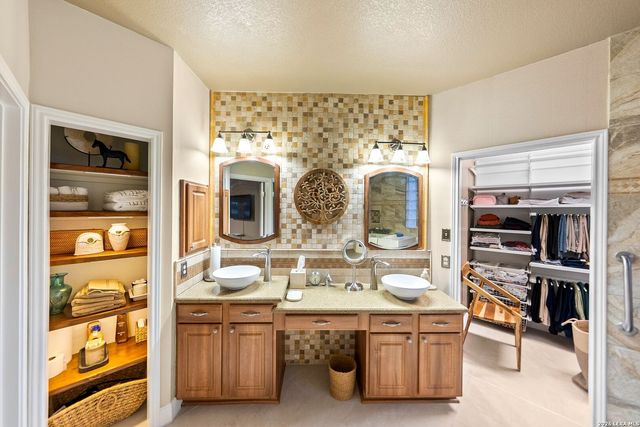 1638 Rolling Creek Rd, Spring Branch, TX 78070