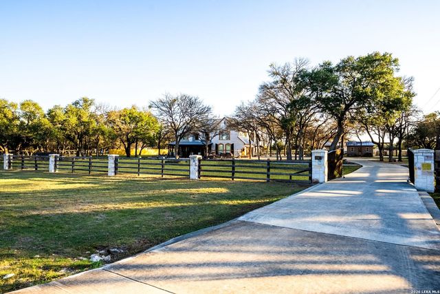 1638 Rolling Creek Rd, Spring Branch, TX 78070