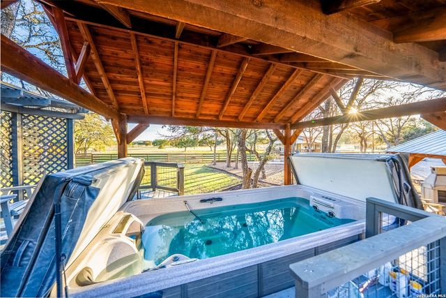 1638 Rolling Creek Rd, Spring Branch, TX 78070