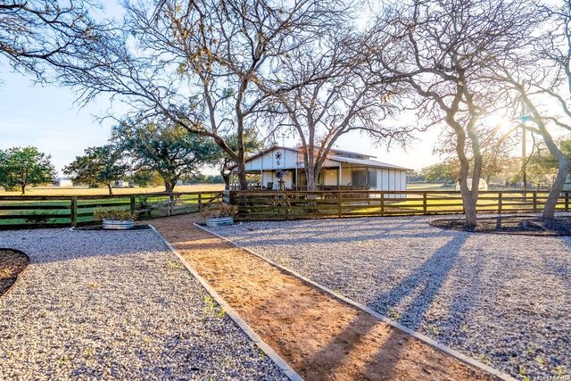 1638 Rolling Creek Rd, Spring Branch, TX 78070