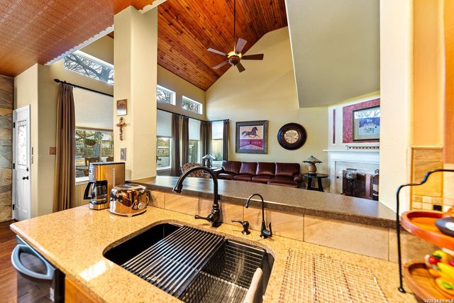 1638 Rolling Creek Rd, Spring Branch, TX 78070