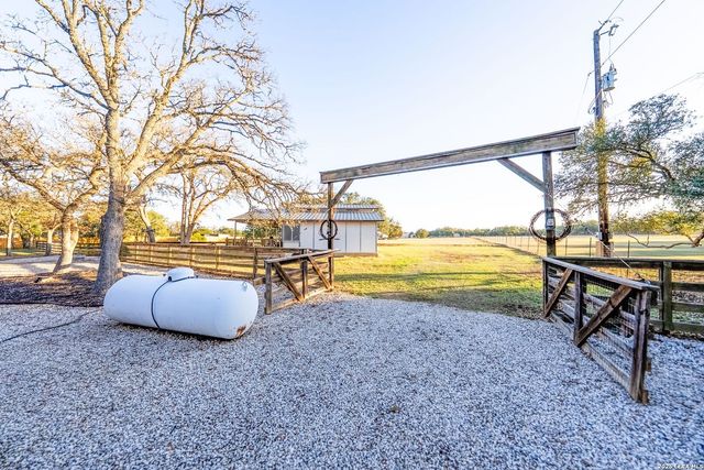 1638 Rolling Creek Rd, Spring Branch, TX 78070