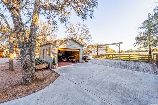 1638 Rolling Creek Rd, Spring Branch, TX 78070