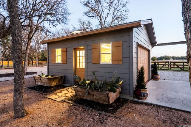 1638 Rolling Creek Rd, Spring Branch, TX 78070