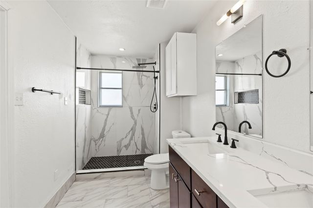 1012 E Dallas Street, Mansfield, TX 76063