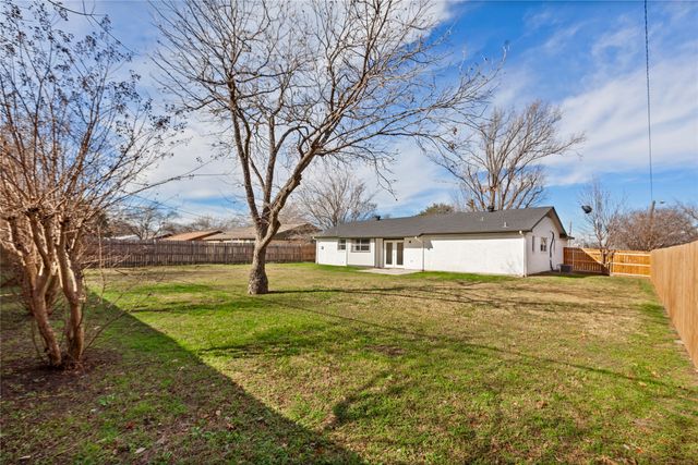 1012 E Dallas Street, Mansfield, TX 76063