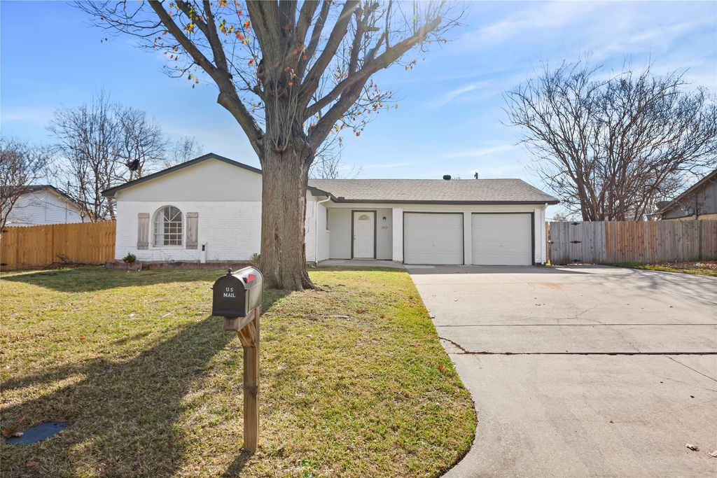 1012 E Dallas Street, Mansfield, TX 76063