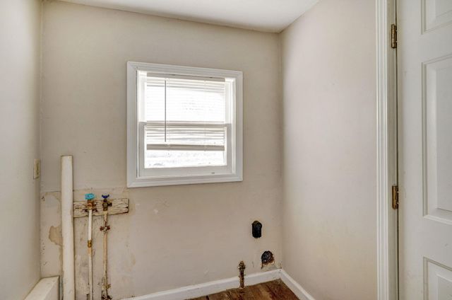 4221 W Maple Street, Springfield, MO 65802