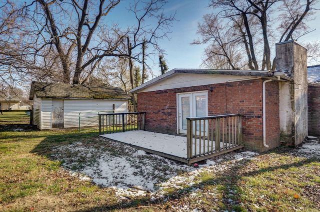 4221 W Maple Street, Springfield, MO 65802