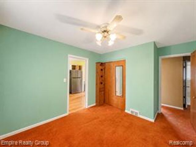 2766 W Huron Street, Waterford, MI 48328