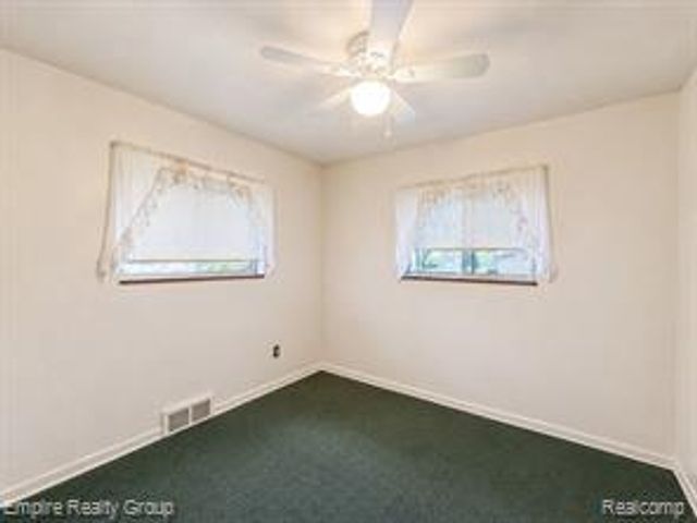 2766 W Huron Street, Waterford, MI 48328