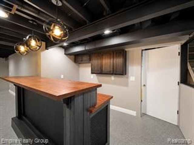 2766 W Huron Street, Waterford, MI 48328