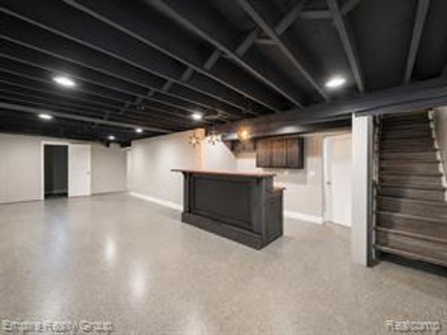 2766 W Huron Street, Waterford, MI 48328