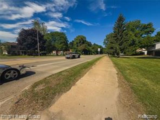 2766 W Huron Street, Waterford, MI 48328