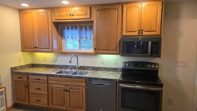 400 THOMAS Street, Cambridge Springs Boro, PA 16403