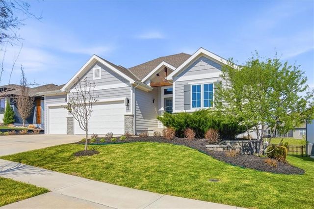 17321 Bradshaw Street, Overland Park, KS 66221
