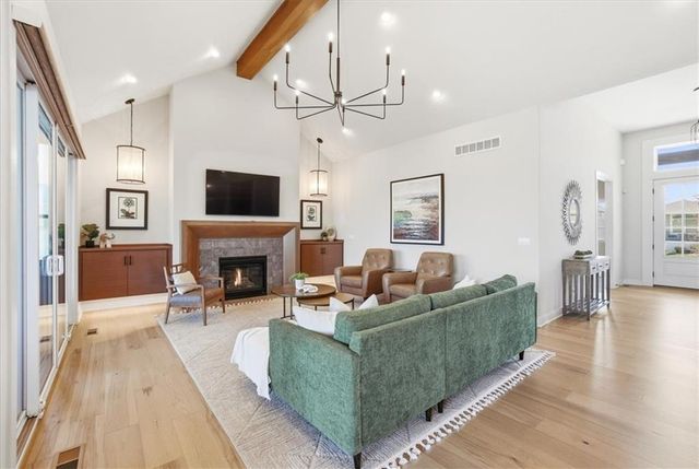 17321 Bradshaw Street, Overland Park, KS 66221