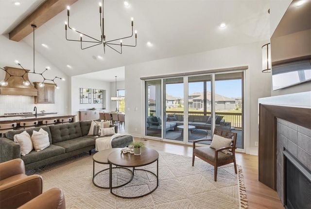 17321 Bradshaw Street, Overland Park, KS 66221