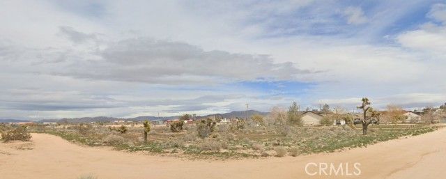 0 Moonbeam, Apple Valley, CA 92308