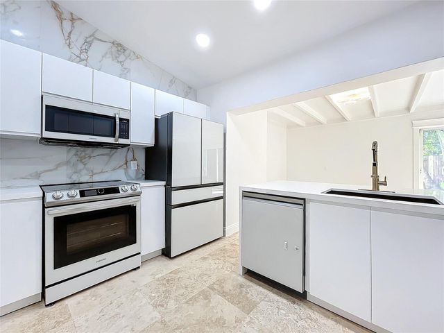 2836 NW 11th Avenue, Wilton Manors, FL 33311