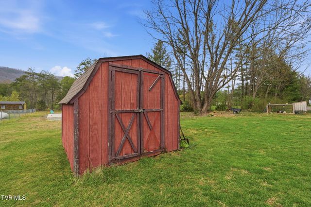 261 Price Road, Elizabethton, TN 37643