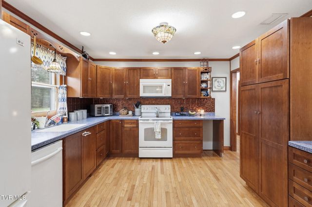 261 Price Road, Elizabethton, TN 37643