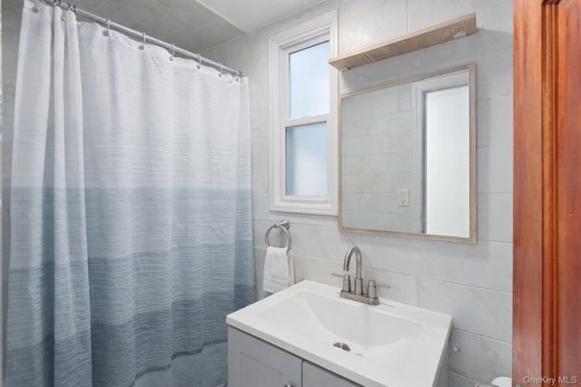 1727 Hunt Avenue, Bronx, NY 10462