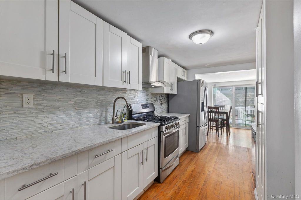 1727 Hunt Avenue, Bronx, NY 10462 — photo 3
