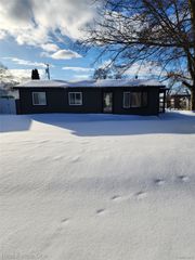 47585 Greenview Road, Shelby Charter Township, MI 48317