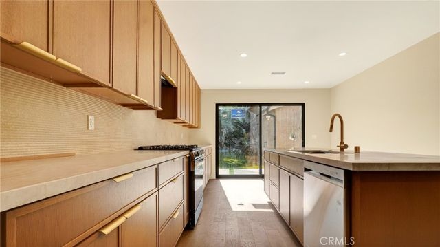 4819 Genesta, Encino, CA 91316