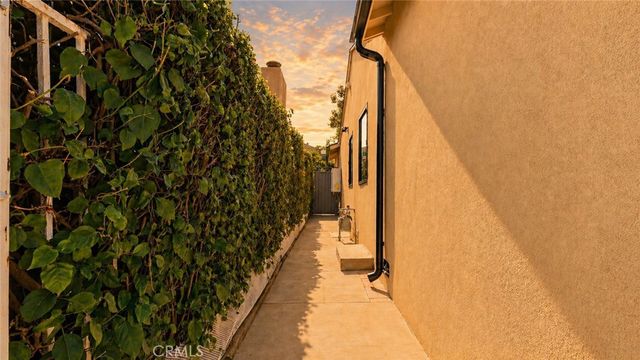4819 Genesta, Encino, CA 91316