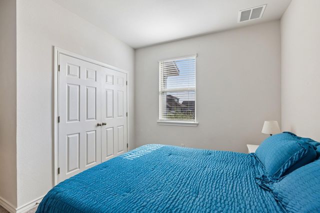 140 Limonite LN, Liberty Hill, TX 78642