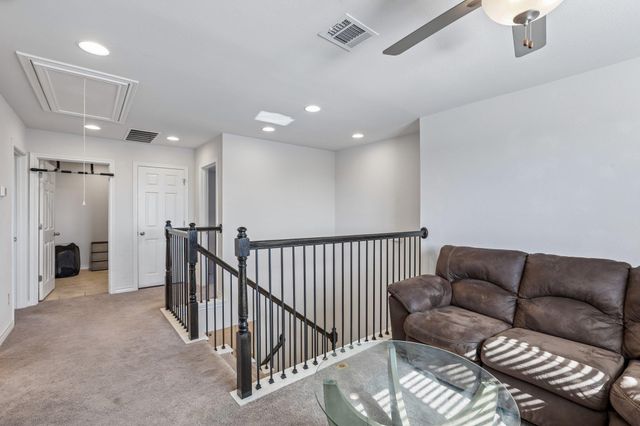 140 Limonite LN, Liberty Hill, TX 78642