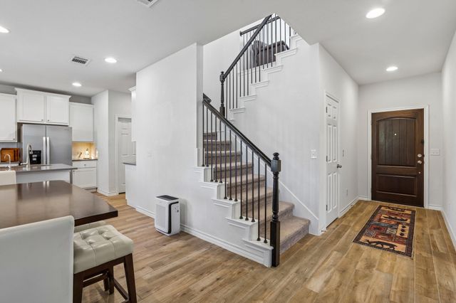 140 Limonite LN, Liberty Hill, TX 78642
